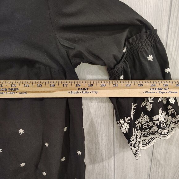 Est 1946 Black And White Floral Embroidered Blouse Side Split Small - Picture 8 of 8